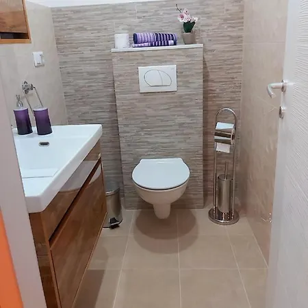 Uno Διαμέρισμα